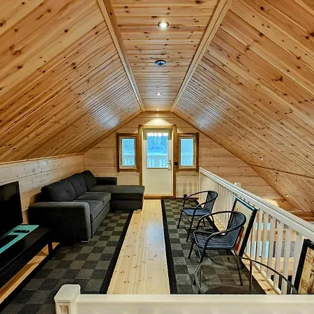 New By The Tornio River 펠로